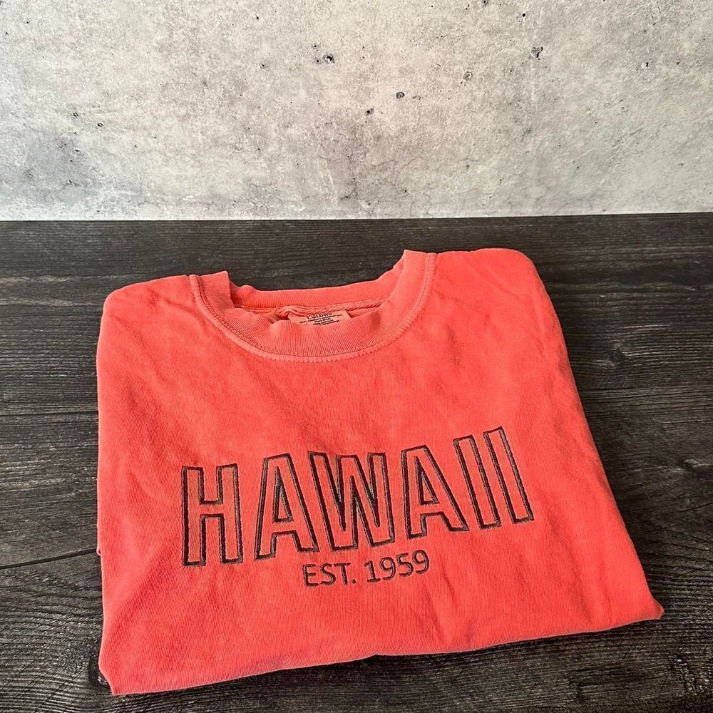 hawaii embroidered tee perfect condition - Picture 3 of 3